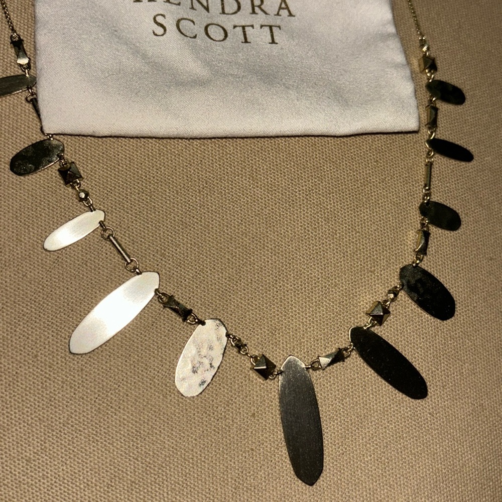 Kendra Scott necklace - Picture 4 of 4